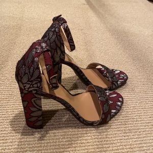 Patterned heels